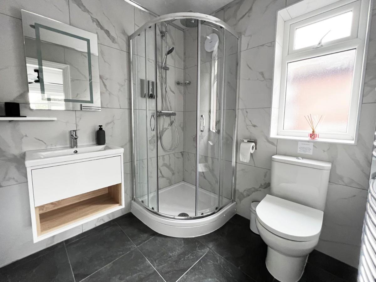 United Home B&B Селфорд Екстер'єр фото