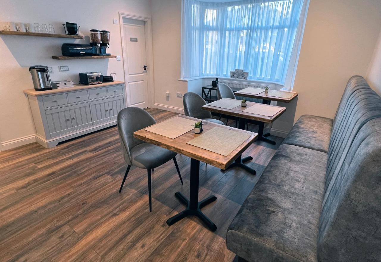 United Home B&B Селфорд Екстер'єр фото