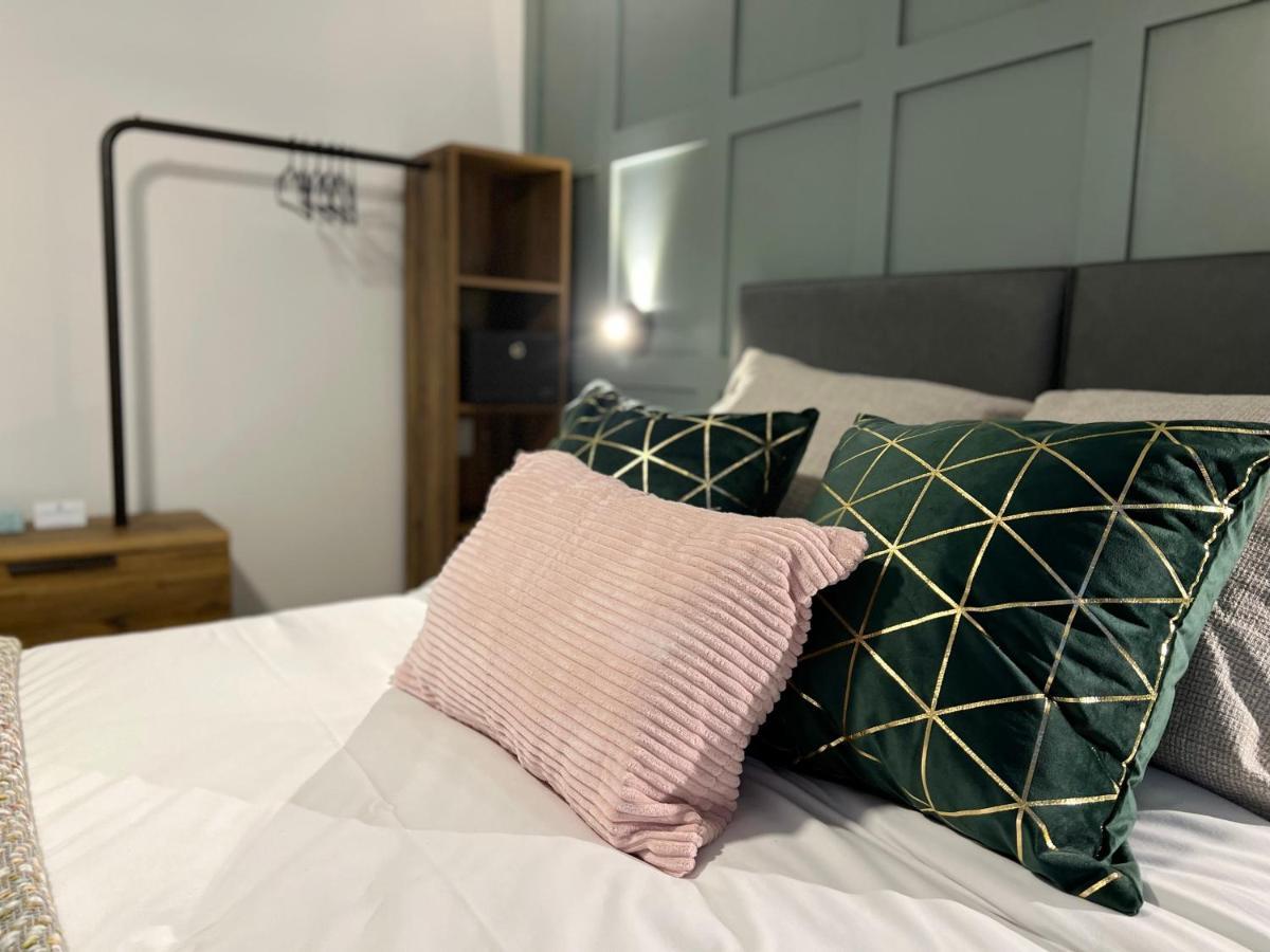 United Home B&B Селфорд Екстер'єр фото