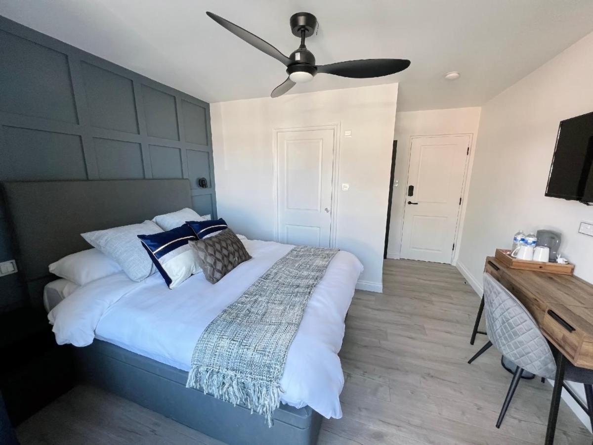 United Home B&B Селфорд Екстер'єр фото
