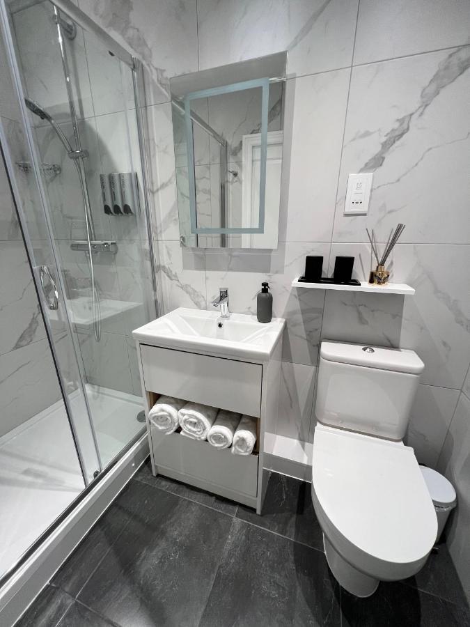 United Home B&B Селфорд Екстер'єр фото