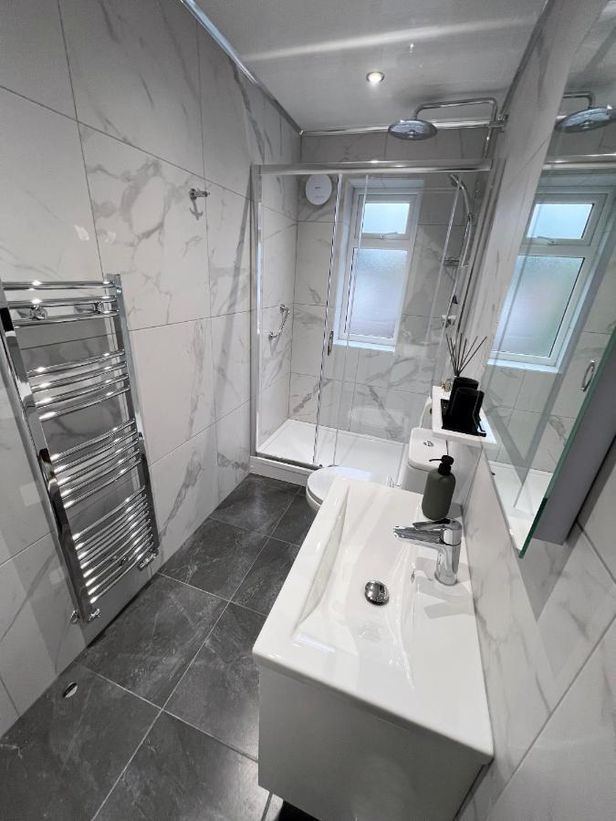 United Home B&B Селфорд Екстер'єр фото