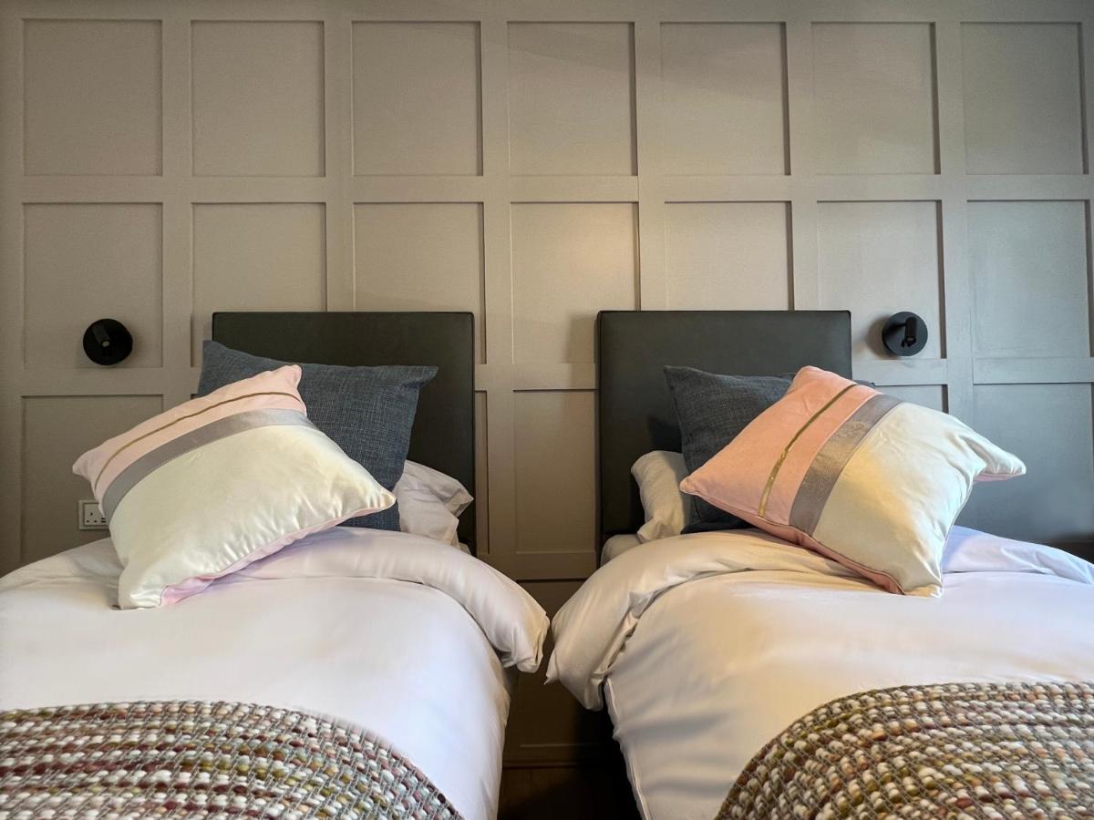 United Home B&B Селфорд Екстер'єр фото