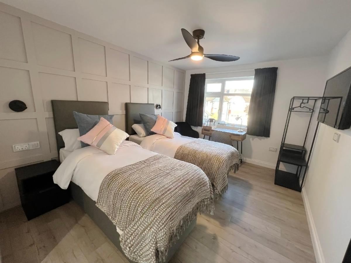 United Home B&B Селфорд Екстер'єр фото