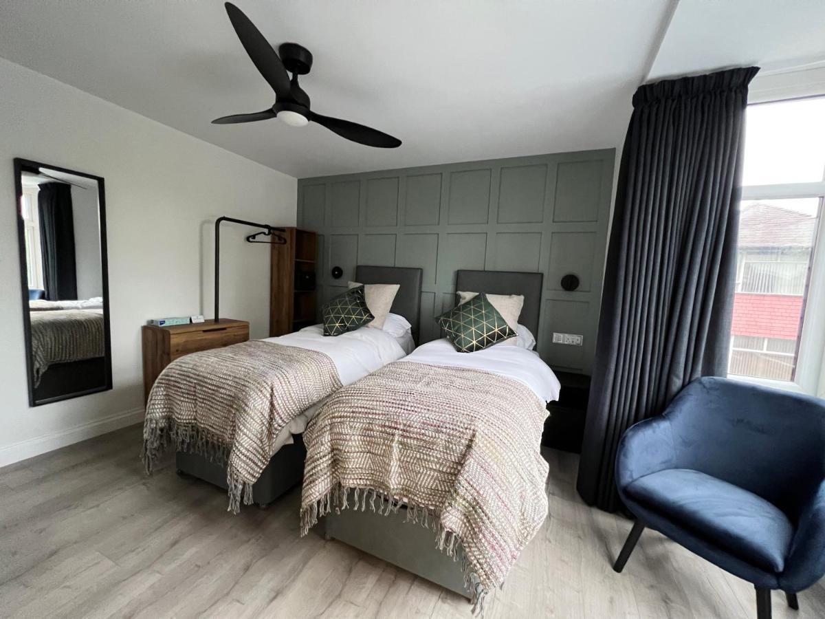 United Home B&B Селфорд Екстер'єр фото