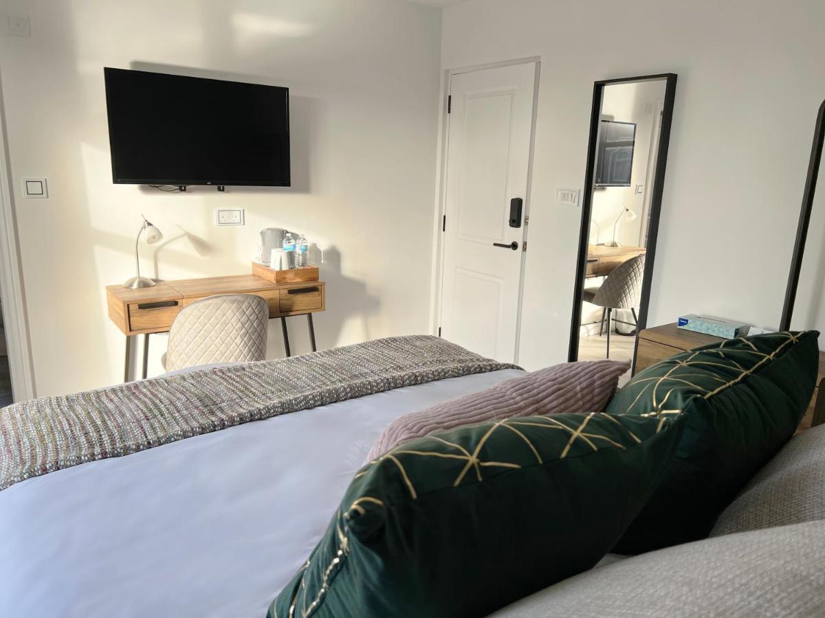 United Home B&B Селфорд Екстер'єр фото
